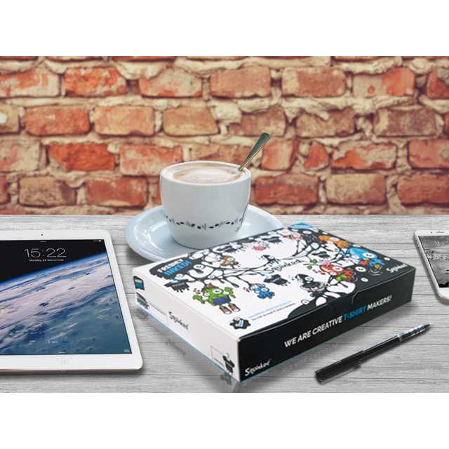 Cutii mari de cadouri din carton